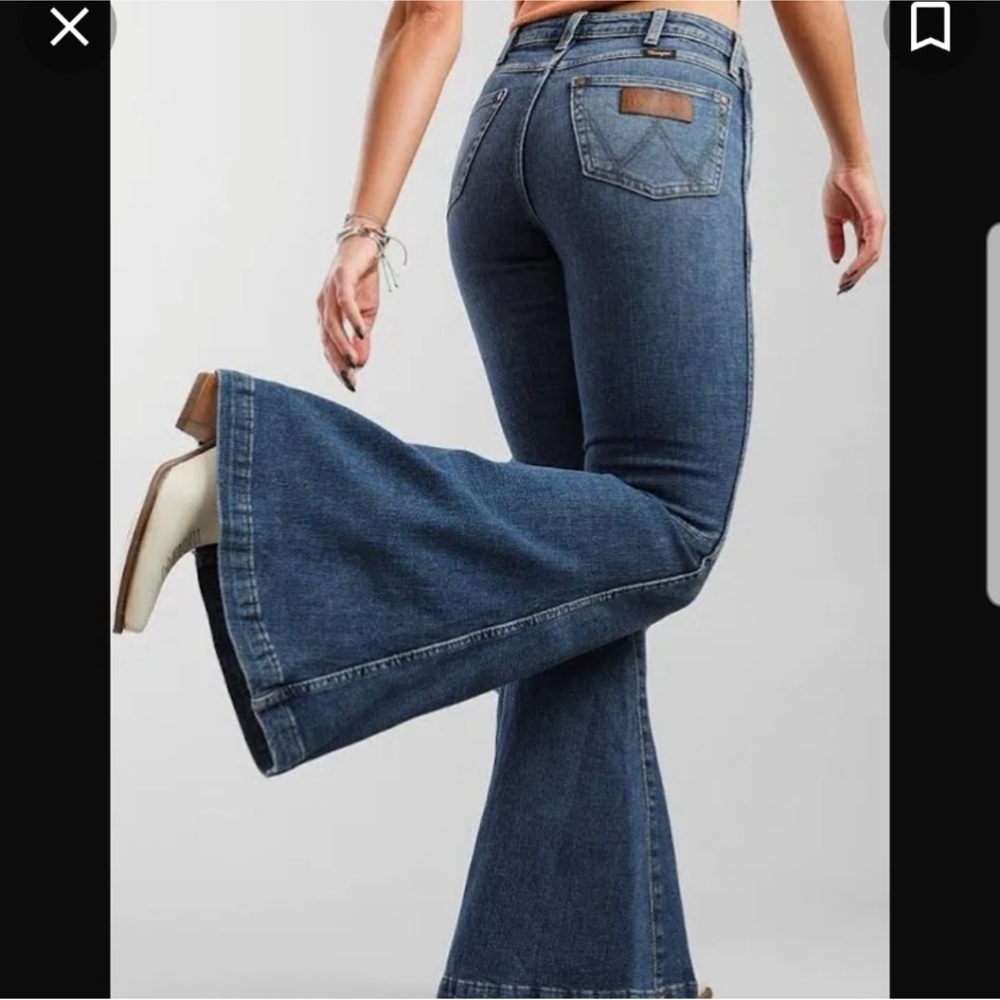 Wrangler Retro Flare Bell Bottom Jeans Size 26x34